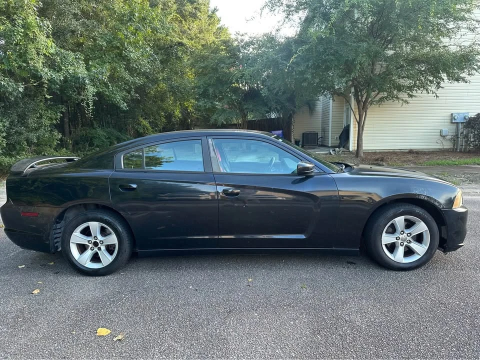 2012 Dodge Charger 7th Gen - Image 5 of 10