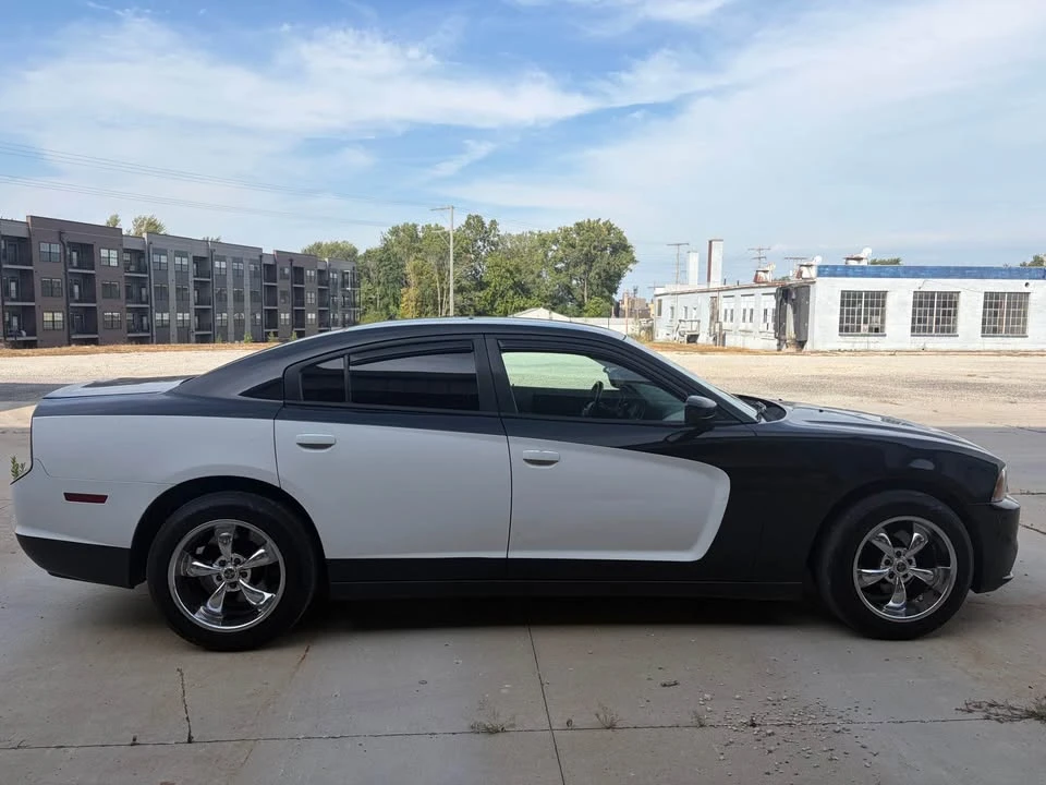 2012 Dodge Charger 7th Gen - Image 5 of 11