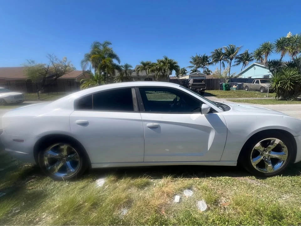 2012 Dodge Charger 7th Gen - Image 4 of 9