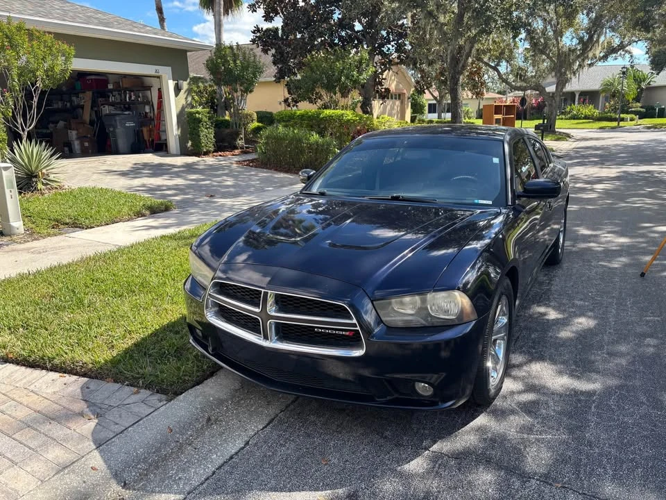 2012 Dodge Charger 7th Gen - Image 3 of 4