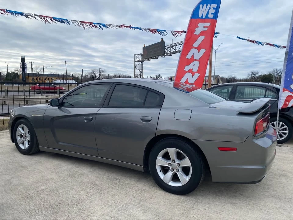 2012 Dodge Charger 7th Gen - Image 5 of 10