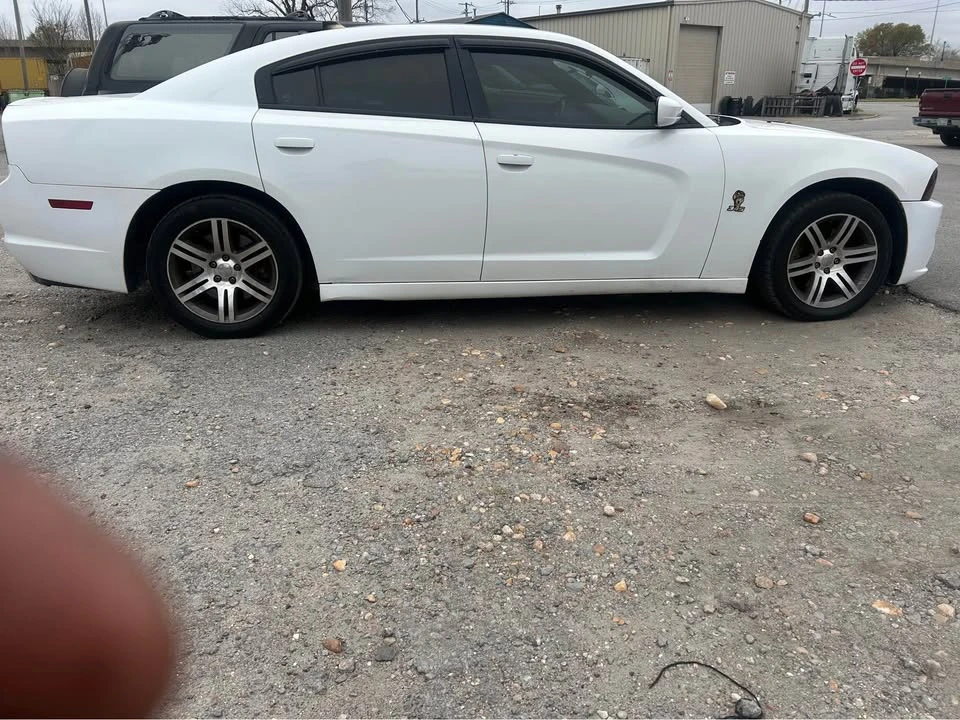 2012 Dodge Charger 7th Gen - Image 4 of 8