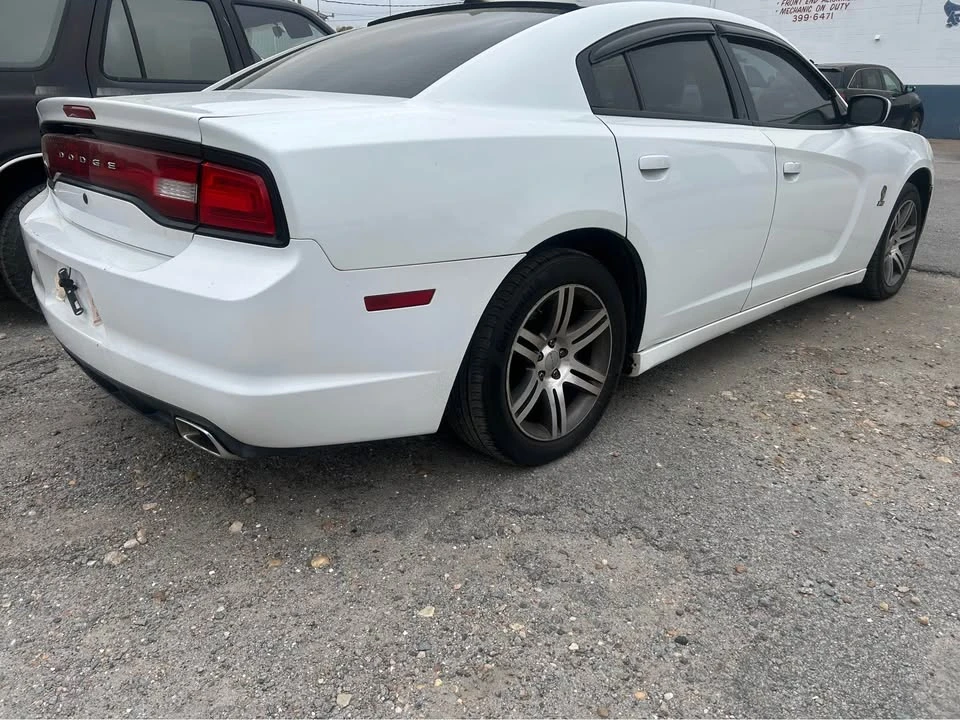2012 Dodge Charger 7th Gen - Image 3 of 8