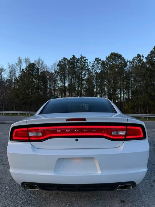 2012 Dodge Charger 7th Gen - Image 5 of 13