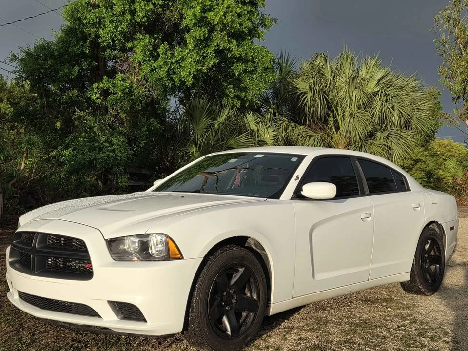 2012 Dodge Charger 7th Gen - Image 2 of 5