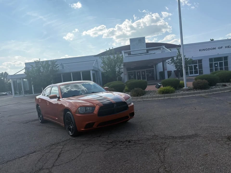 2012 Dodge Charger 7th Gen - Image 2 of 12