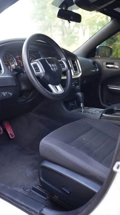 2012 Dodge Charger 7th Gen - Image 12 of 18