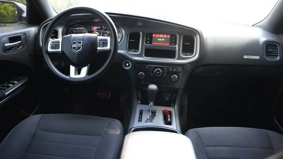 2012 Dodge Charger 7th Gen - Image 16 of 18