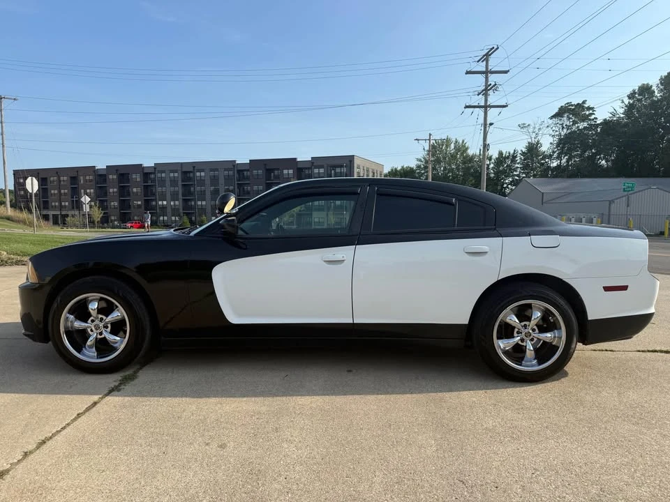 2012 Dodge Charger 7th Gen - Image 2 of 13