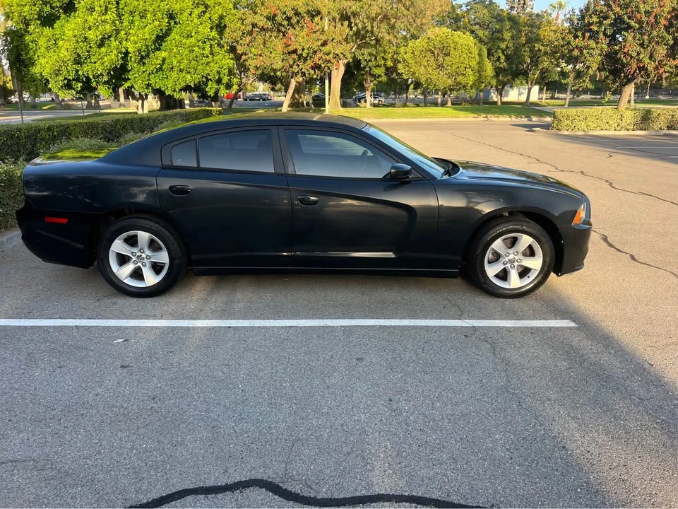 2012 Dodge Charger 7th Gen - Image 4 of 13
