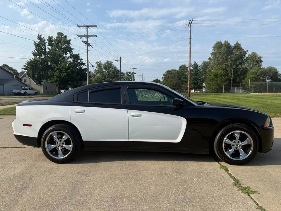 2012 Dodge Charger 7th Gen - Image 6 of 13