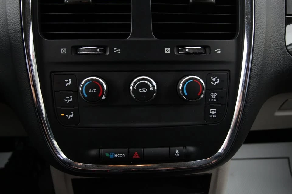 2012 Dodge Caravan - Image 16 of 20