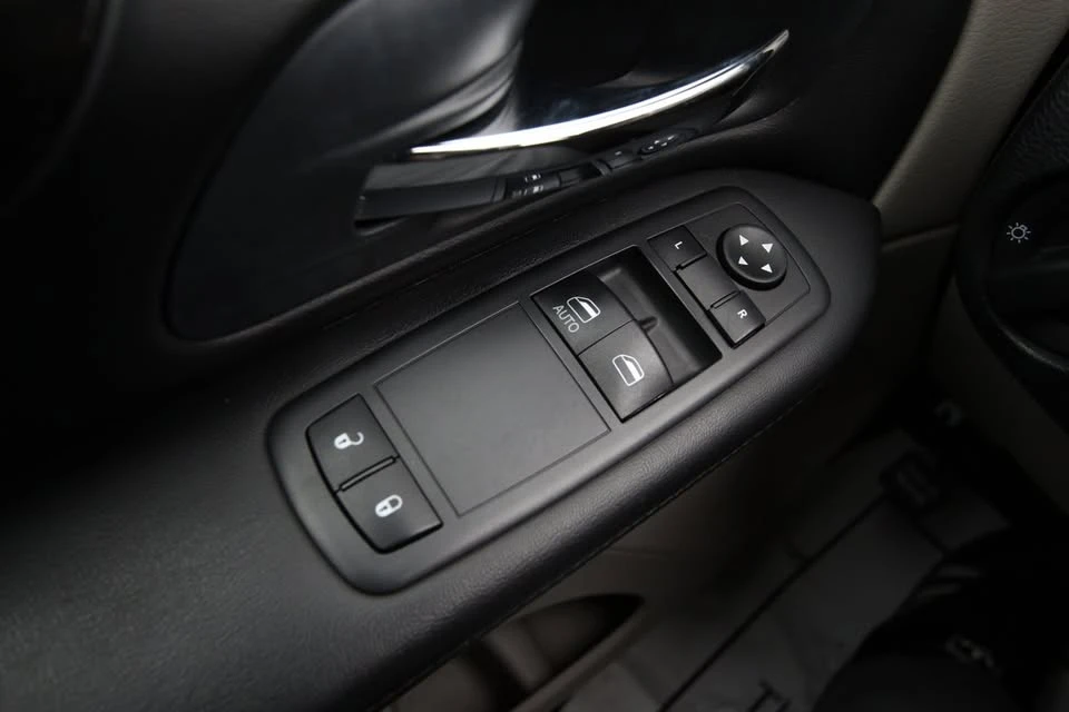 2012 Dodge Caravan - Image 17 of 20