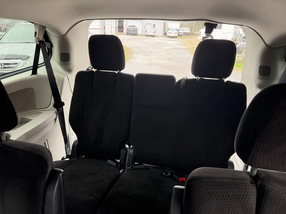 2012 Dodge Caravan - Image 7 of 21