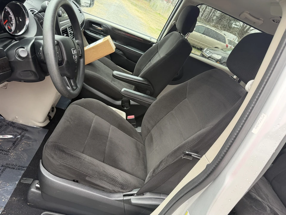2012 Dodge Caravan - Image 4 of 21