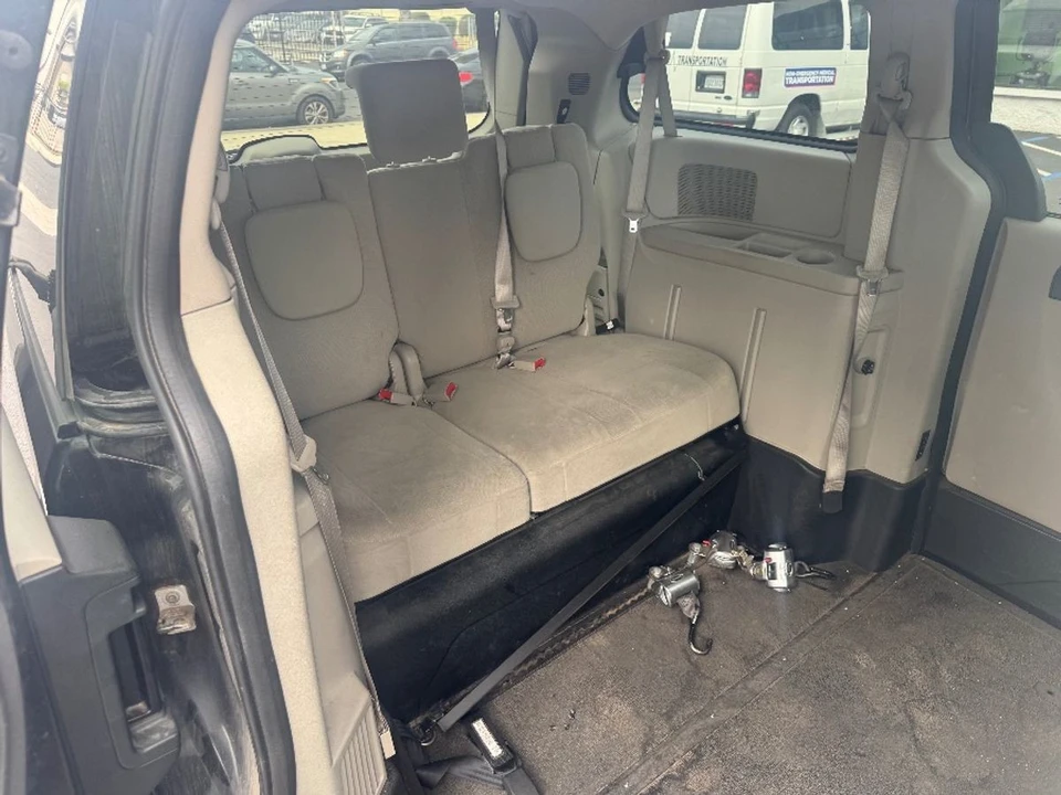 2012 Dodge Caravan - Image 2 of 12