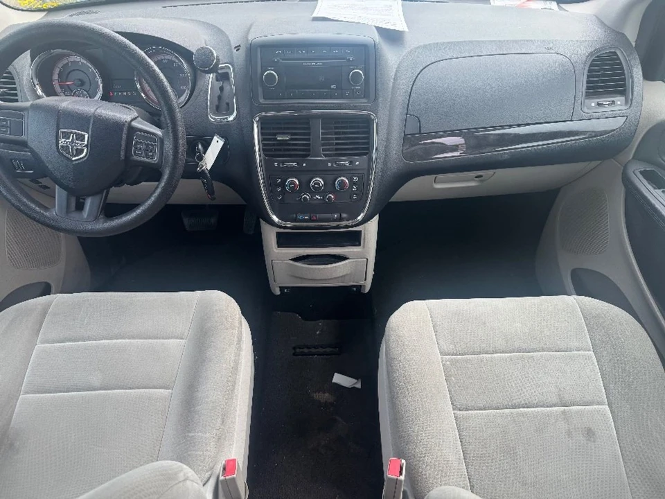 2012 Dodge Caravan - Image 4 of 11