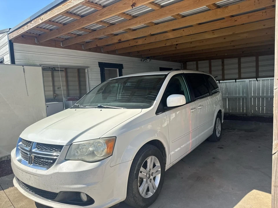 2012 Dodge Caravan - Image 2 of 8