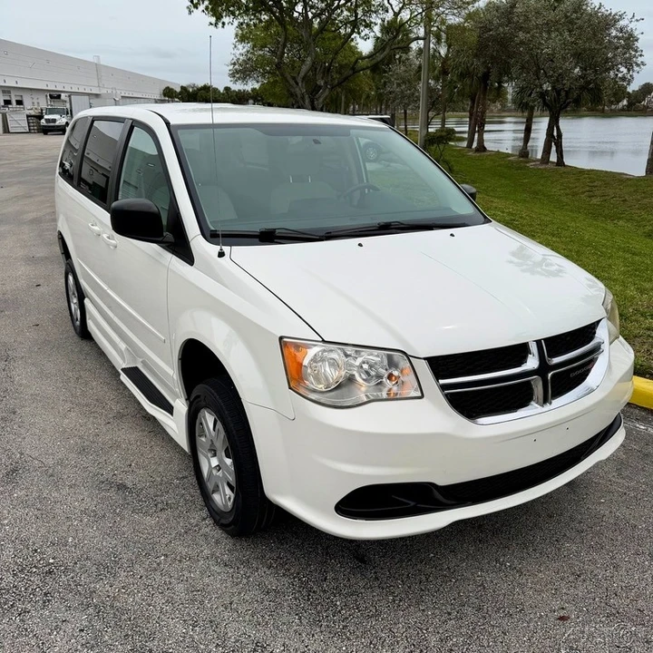 2012 Dodge Caravan - Image 7 of 21