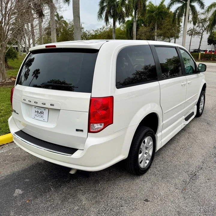 2012 Dodge Caravan - Image 10 of 21