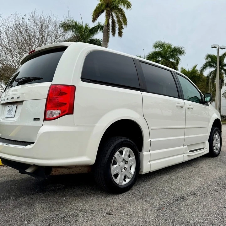 2012 Dodge Caravan - Image 11 of 21