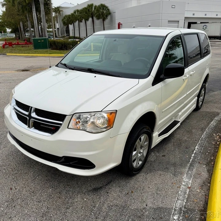 2012 Dodge Caravan - Image 17 of 21