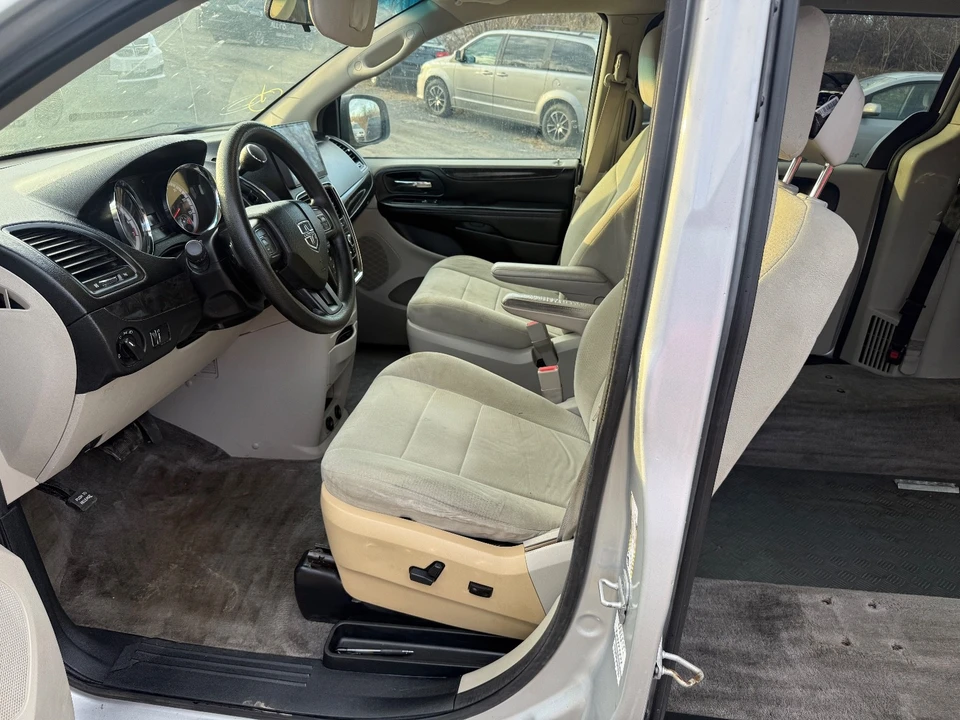 2012 Dodge Caravan - Image 9 of 18