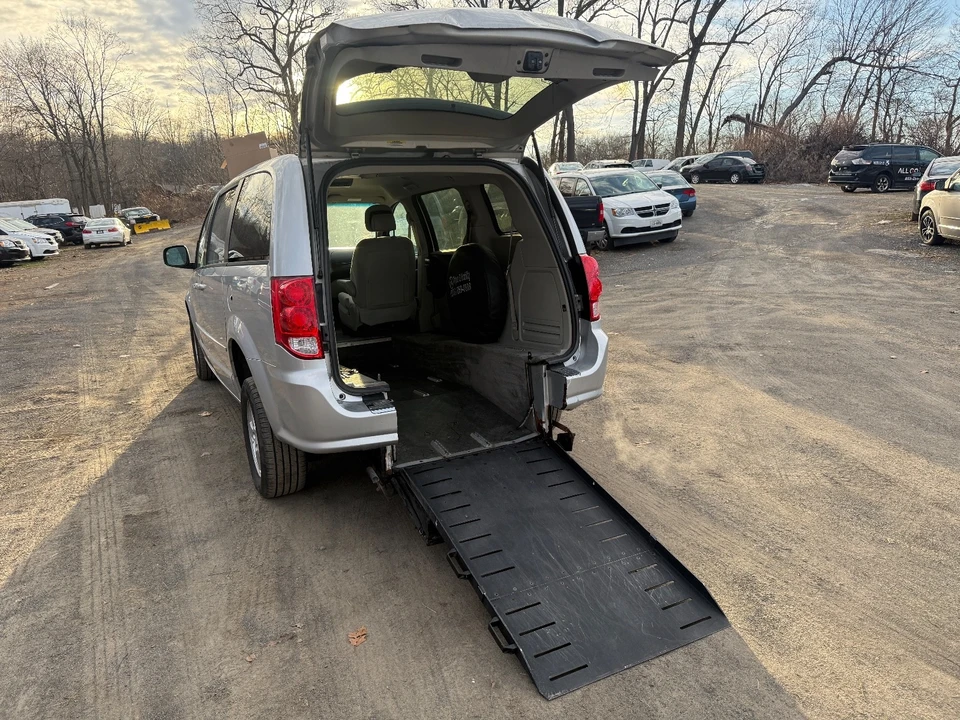2012 Dodge Caravan - Image 12 of 18