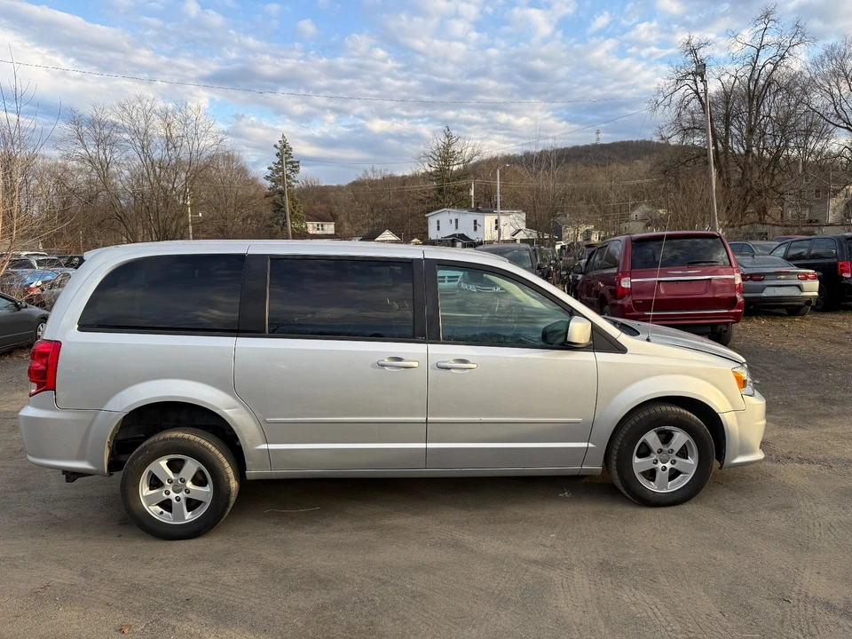 2012 Dodge Caravan - Image 6 of 18