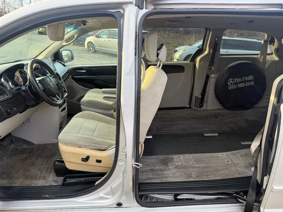 2012 Dodge Caravan - Image 8 of 18