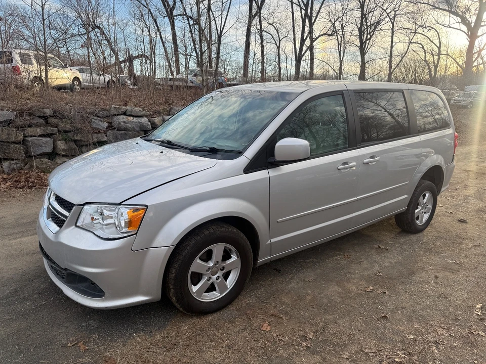 2012 Dodge Caravan - Image 2 of 18