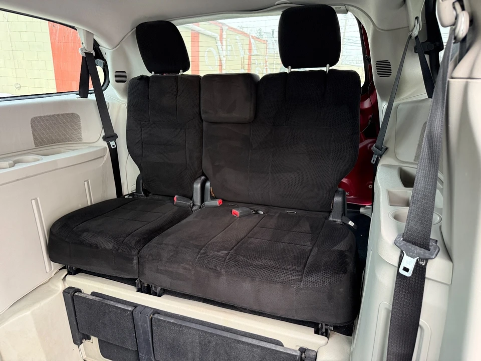 2012 Dodge Caravan - Image 19 of 20