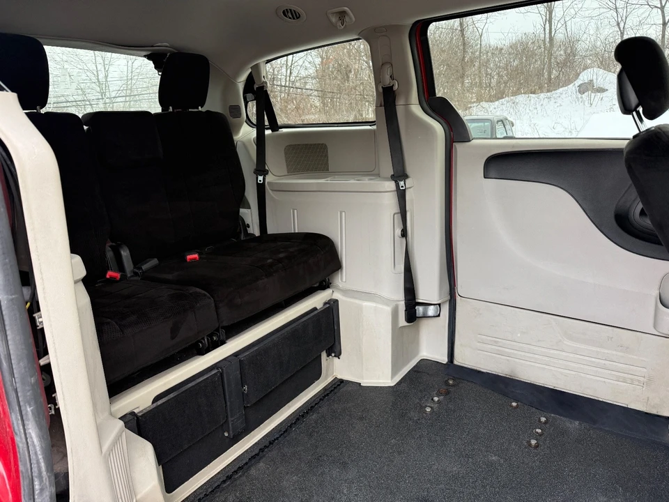 2012 Dodge Caravan - Image 16 of 20