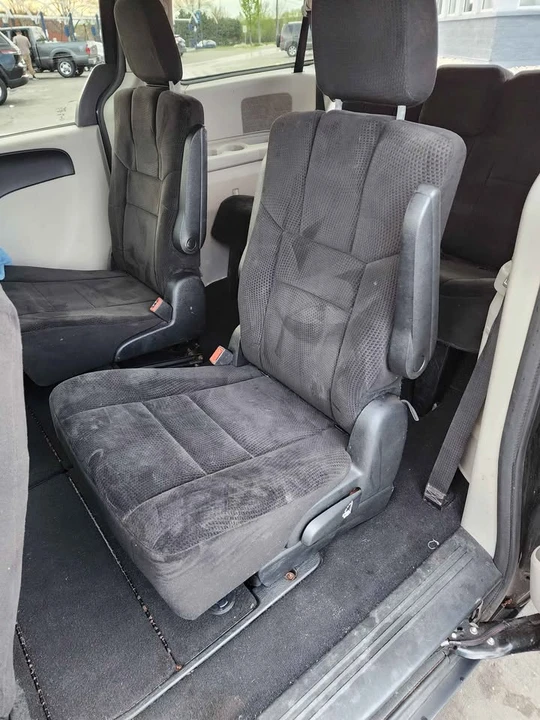 2012 Dodge Caravan - Image 13 of 17