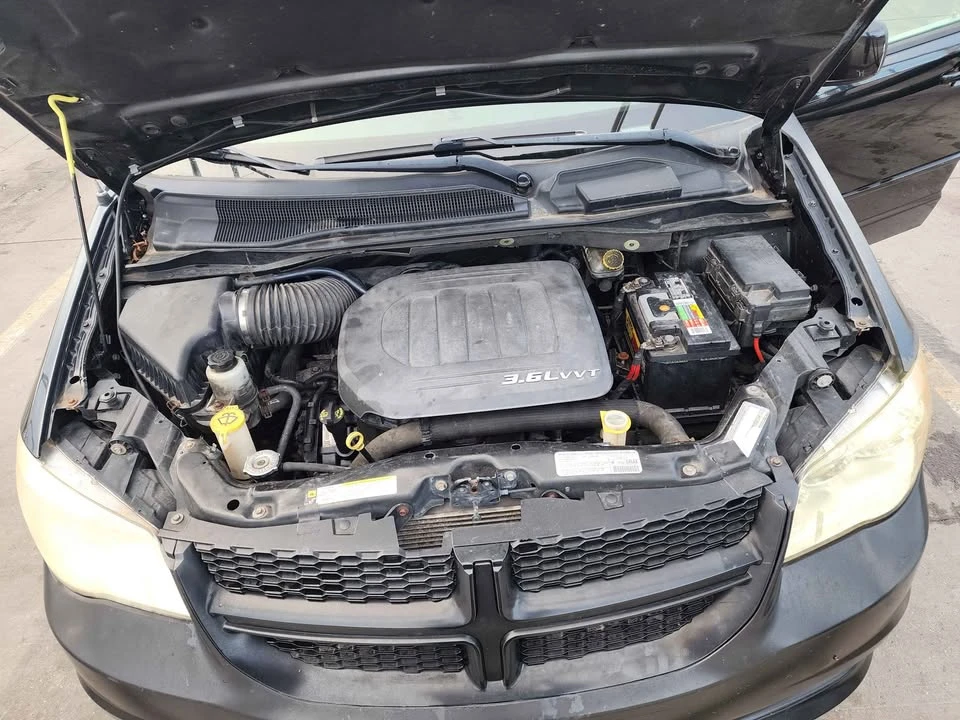 2012 Dodge Caravan - Image 9 of 17