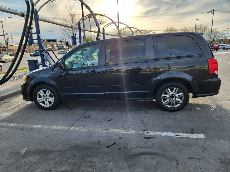 2012 Dodge Caravan - Image 4 of 17