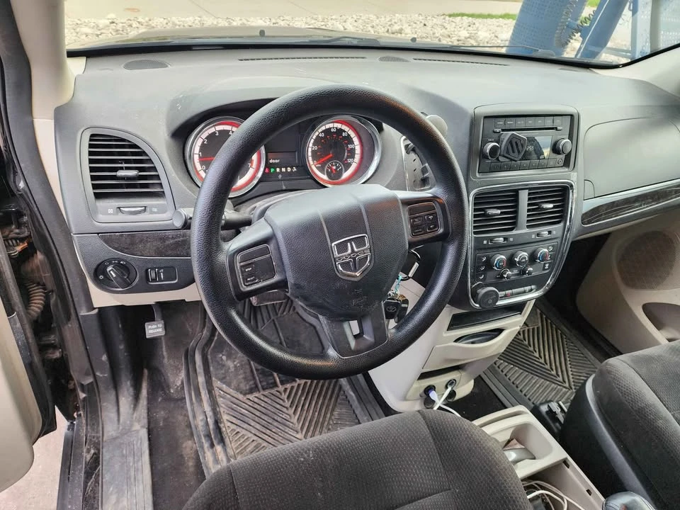 2012 Dodge Caravan - Image 6 of 17