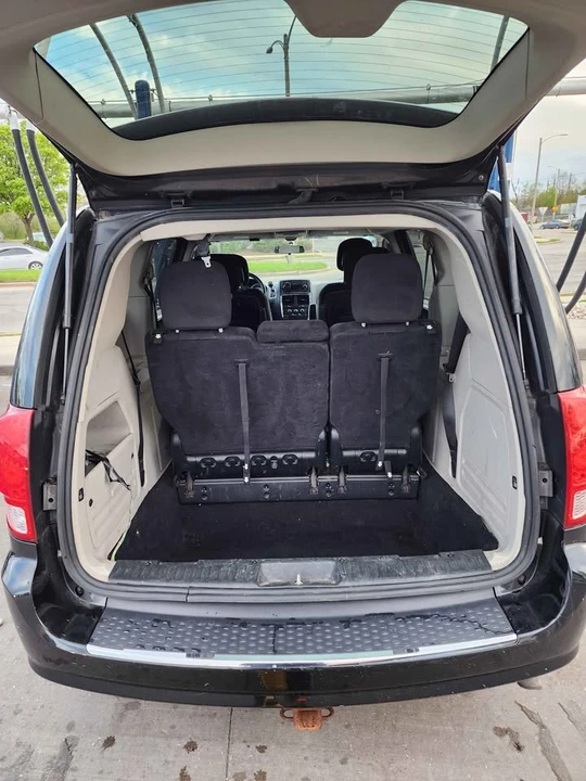 2012 Dodge Caravan - Image 12 of 17