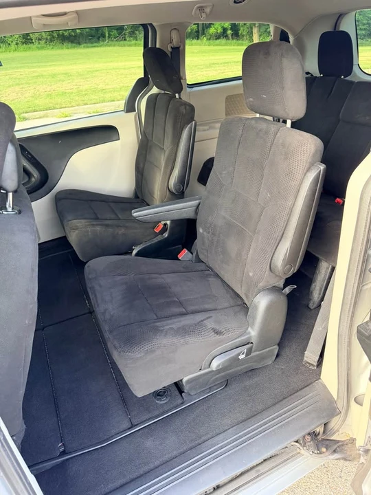 2012 Dodge Caravan - Image 13 of 16