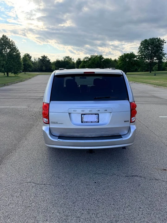 2012 Dodge Caravan - Image 6 of 16