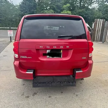 2012 Dodge Grand Caravan SXT Minivan 4D