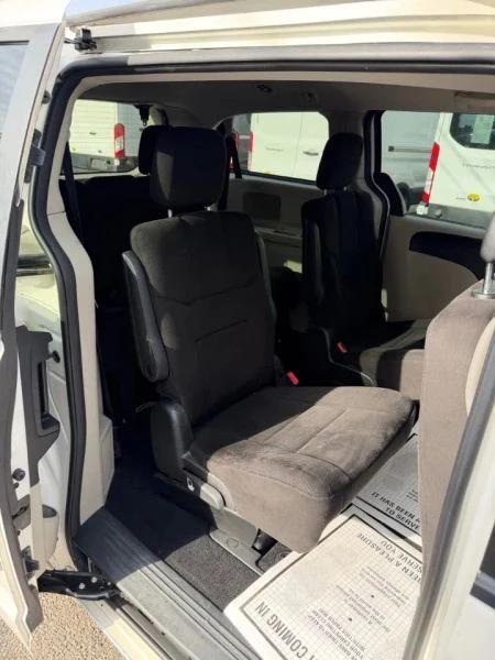 2012 Dodge Caravan - Image 10 of 10