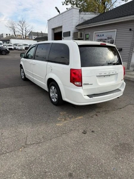 2012 Dodge Caravan - Image 3 of 10
