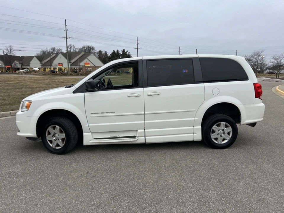 2012 Dodge Caravan - Image 7 of 21