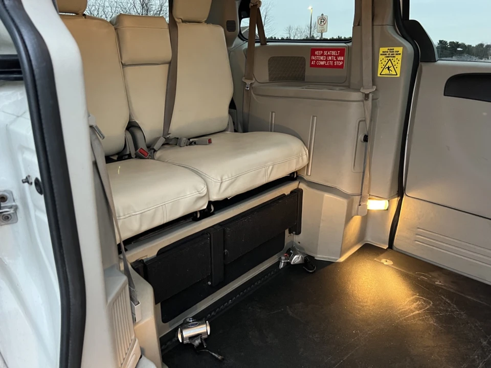 2012 Dodge Caravan - Image 19 of 21