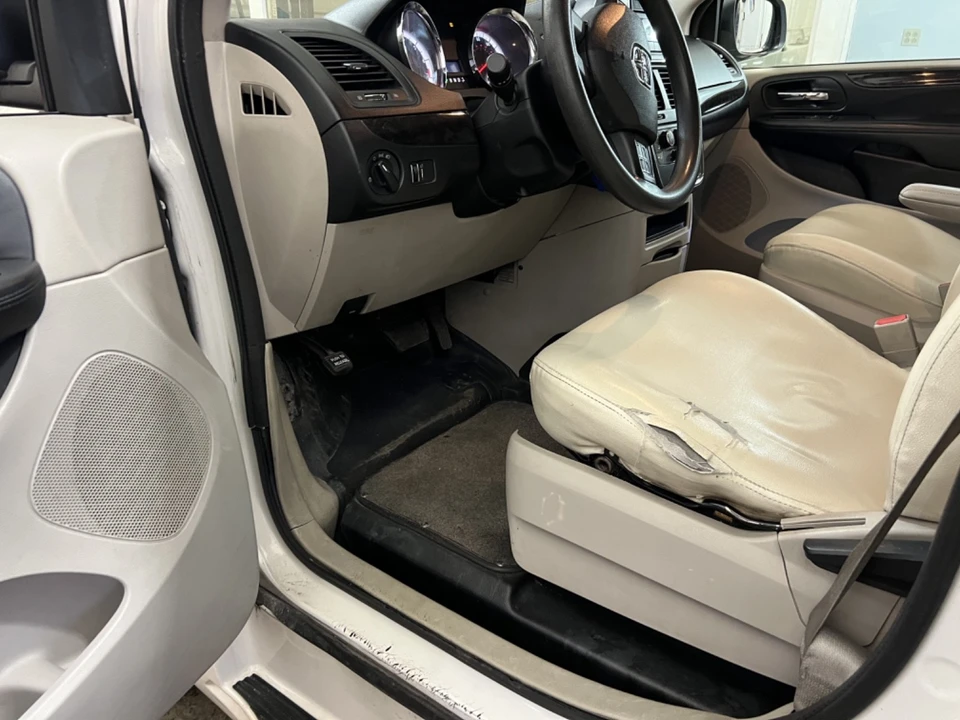 2012 Dodge Caravan - Image 14 of 21