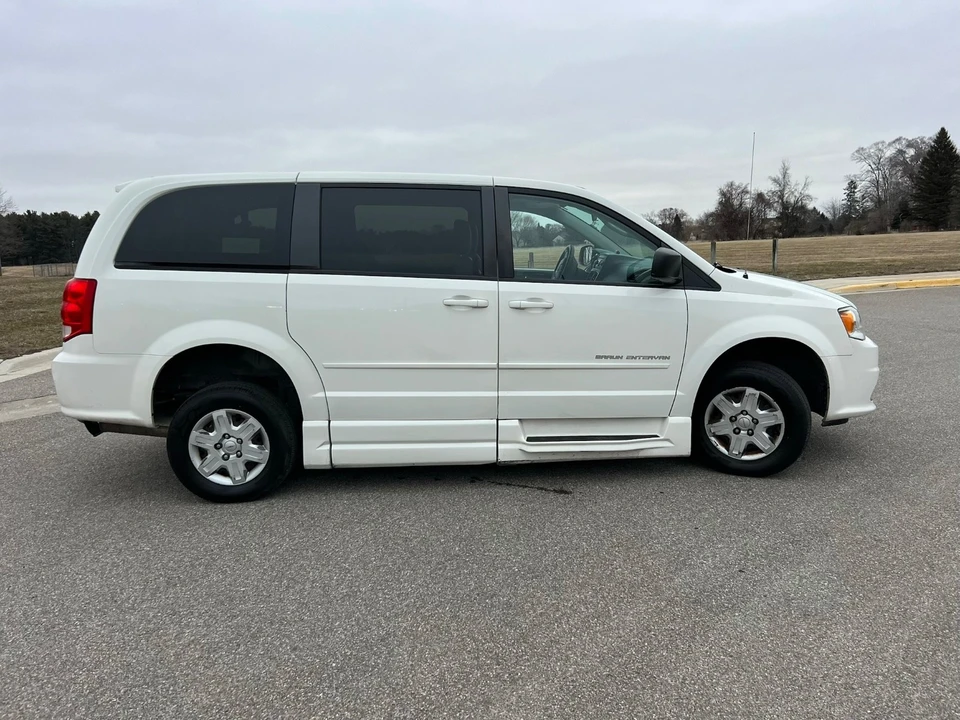 2012 Dodge Caravan - Image 11 of 21