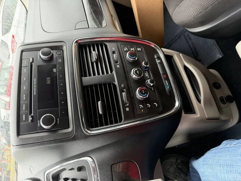 2012 Dodge Caravan - Image 4 of 21