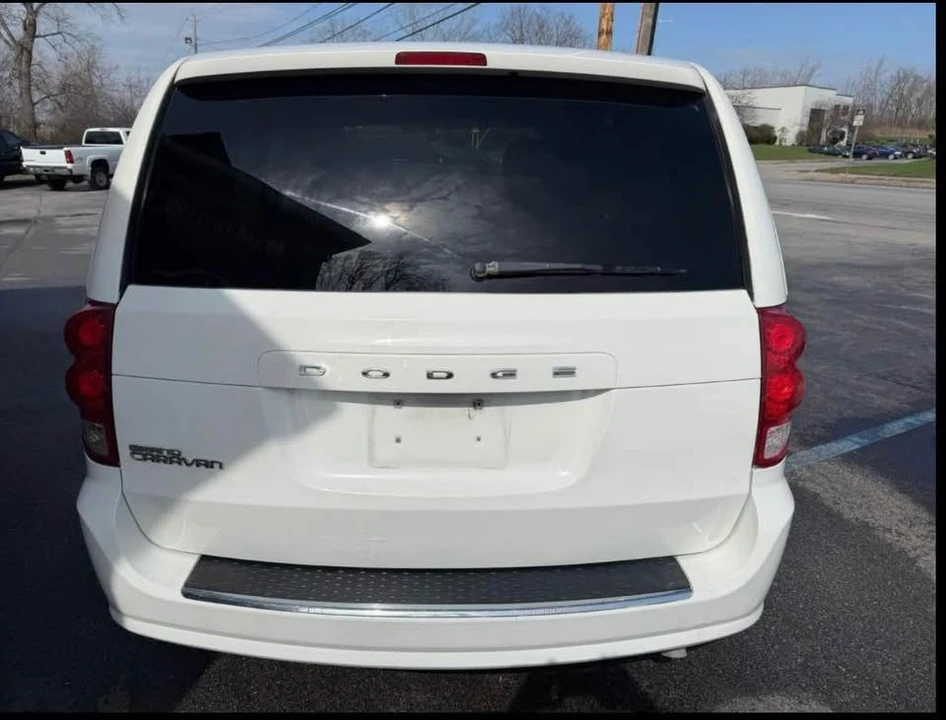 2012 Dodge Caravan - Image 4 of 18