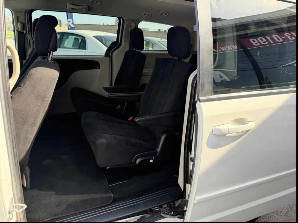2012 Dodge Caravan - Image 10 of 18